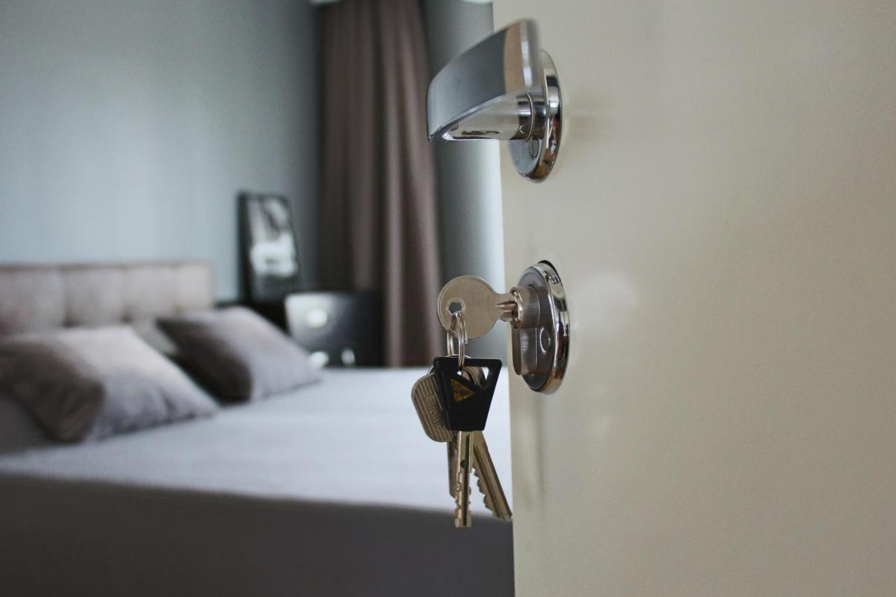 New Modern 4-Room Apartment With Big Balcony And Undeground Parking In Center Of タリン エクステリア 写真