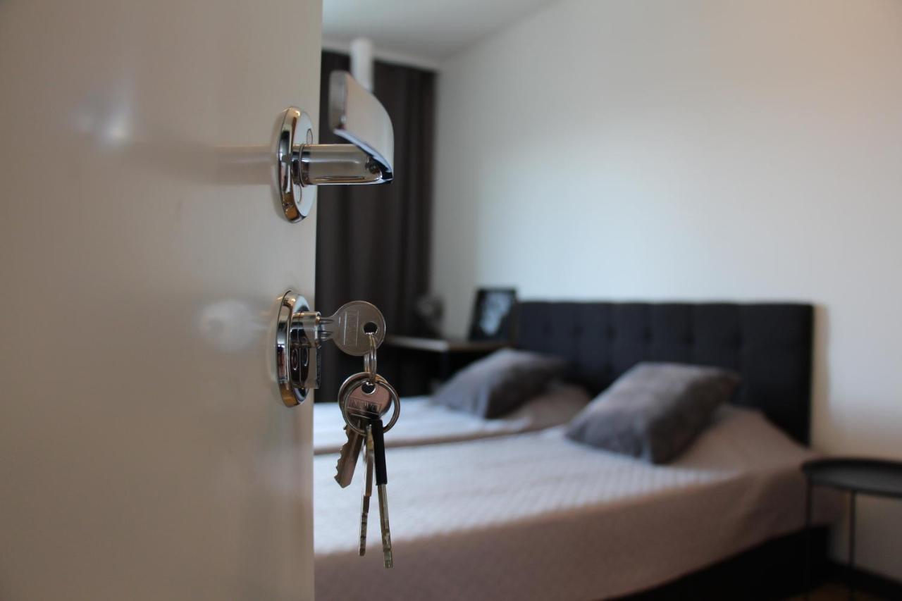 New Modern 4-Room Apartment With Big Balcony And Undeground Parking In Center Of タリン エクステリア 写真