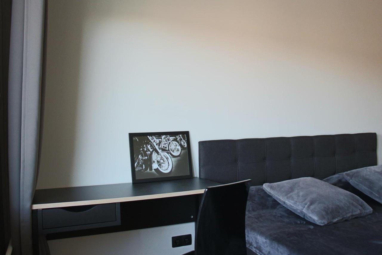 New Modern 4-Room Apartment With Big Balcony And Undeground Parking In Center Of タリン エクステリア 写真