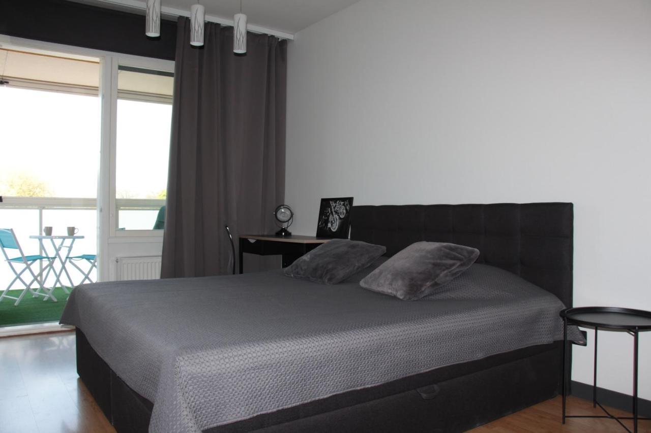 New Modern 4-Room Apartment With Big Balcony And Undeground Parking In Center Of タリン エクステリア 写真