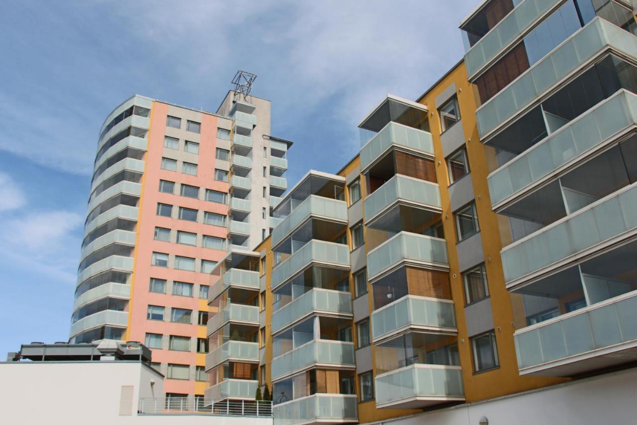 New Modern 4-Room Apartment With Big Balcony And Undeground Parking In Center Of タリン エクステリア 写真