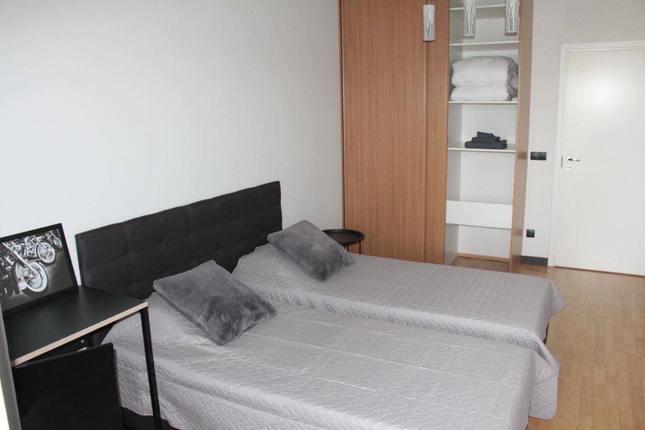 New Modern 4-Room Apartment With Big Balcony And Undeground Parking In Center Of タリン エクステリア 写真