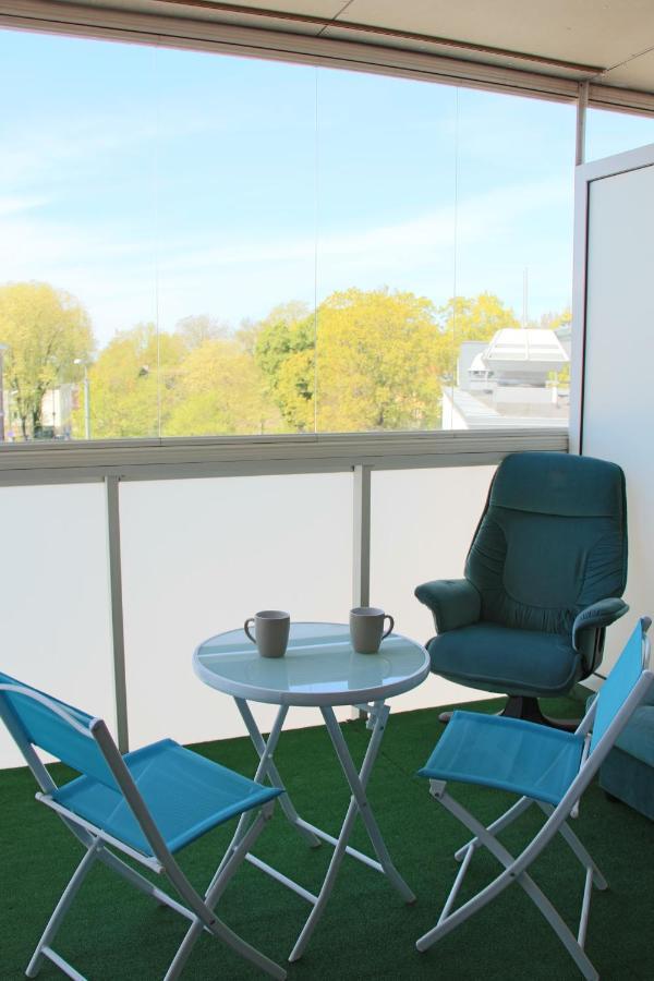 New Modern 4-Room Apartment With Big Balcony And Undeground Parking In Center Of タリン エクステリア 写真