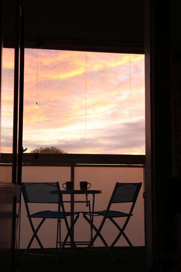 New Modern 4-Room Apartment With Big Balcony And Undeground Parking In Center Of タリン エクステリア 写真