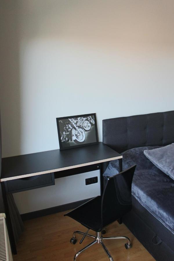 New Modern 4-Room Apartment With Big Balcony And Undeground Parking In Center Of タリン エクステリア 写真