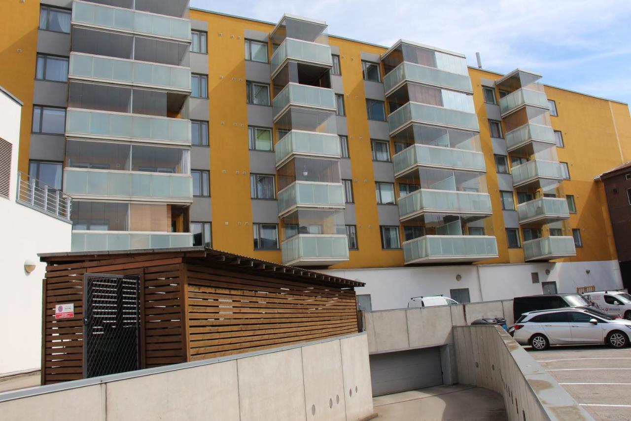 New Modern 4-Room Apartment With Big Balcony And Undeground Parking In Center Of タリン エクステリア 写真