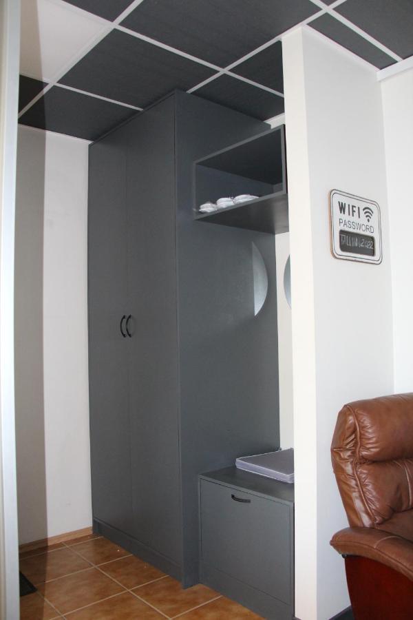 New Modern 4-Room Apartment With Big Balcony And Undeground Parking In Center Of タリン エクステリア 写真